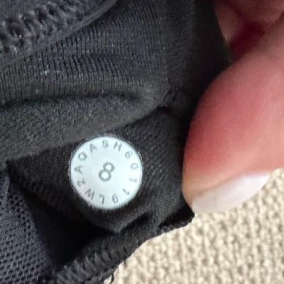 Lulu lemon Flow Y Bra size 8 - Picture 5 of 5